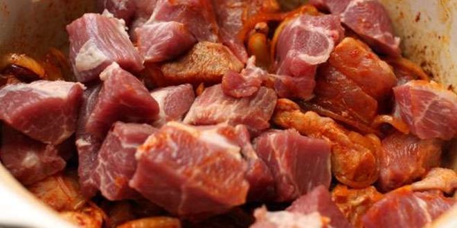 Рецепт гуляша из свинины с помидорами