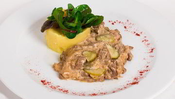 Рецепт Гуляша с солеными огурцами по-крестьянски