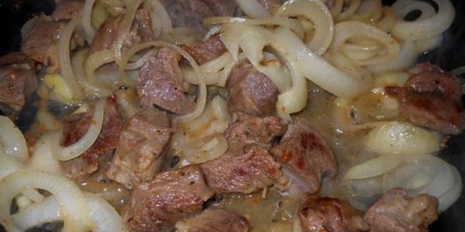 Рецепт гуляша телячий в томатном соусе