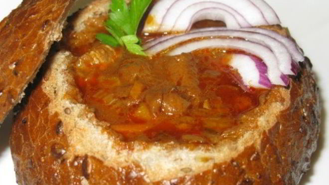 Рецепт супа-гуляша в хлебе