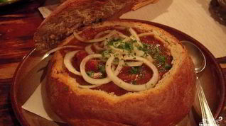 Рецепт Венгерского супа-гуляша в хлебе