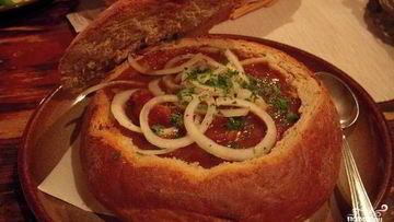 Рецепт Венгерского супа-гуляша в хлебе