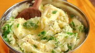 Рецепт Картофельного пюре с печеным чесноком и петрушкой