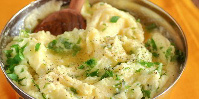 Рецепт Картофельного пюре с печеным чесноком и петрушкой