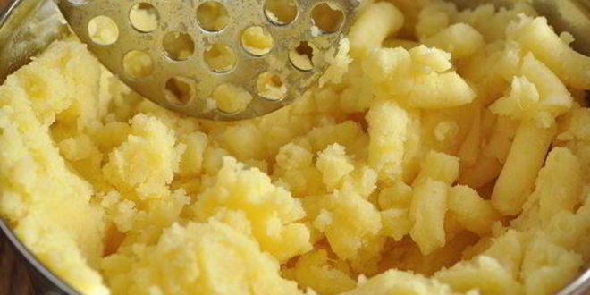 Рецепт картофельного пюре с печеным чесноком и петрушкой