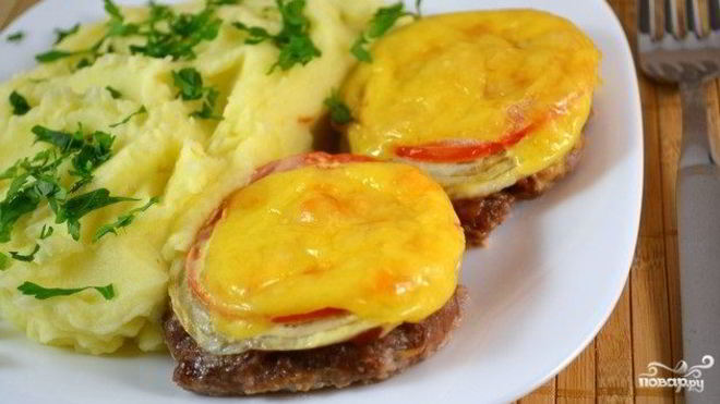 Рецепт котлет в духовке с помидорами