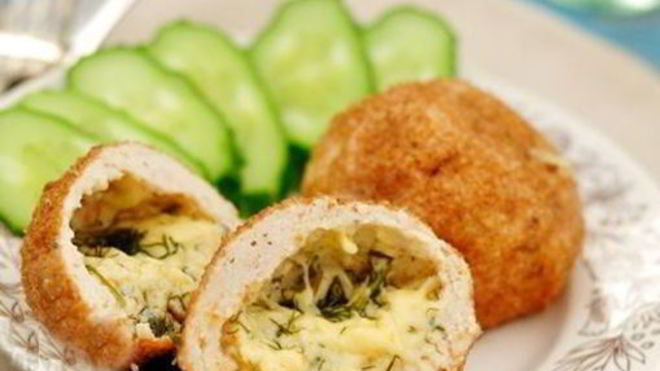 Рецепт куриных котлет с сырной начинкой