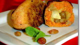 Рецепт Морковных котлет с яблоками, курагой и изюмом