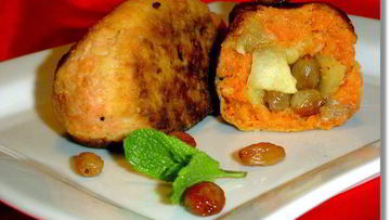 Рецепт Морковных котлет с яблоками, курагой и изюмом