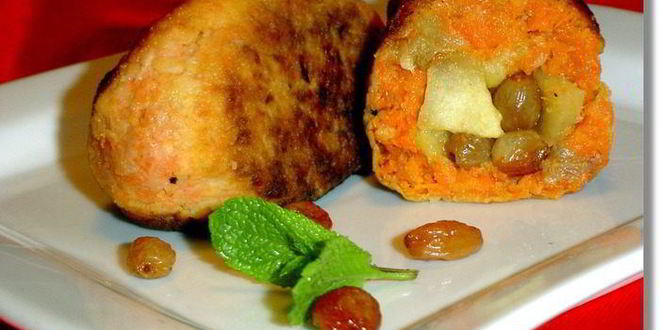 Рецепт Морковных котлет с яблоками, курагой и изюмом