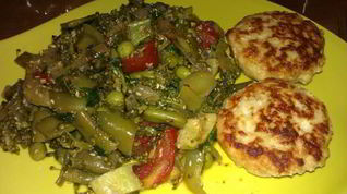 Рецепт Овощного микса с кунжутом и соевым соусом и куриные котлеты