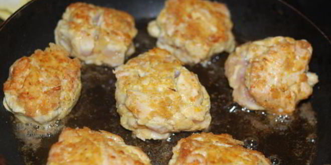 Рецепт рубленных котлет с горчично-сырной начинкой