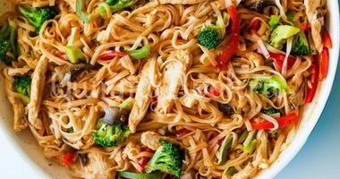Рецепт Лапши с курицей и овощами в воке