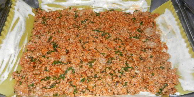 Рецепт быстрой мясной многослойной лазанья с творогом