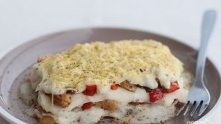Рецепт Лазаний с курицей и соусом Бешамель
