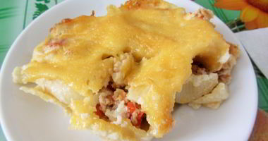 Рецепт Каннеллонь с курицей и грибами под соусом бешамель