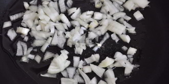 Рецепт макарон с фаршем и овощами в чесночном соусе