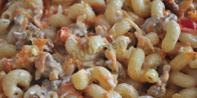 Рецепт макарон с фаршем и овощами в чесночном соусе