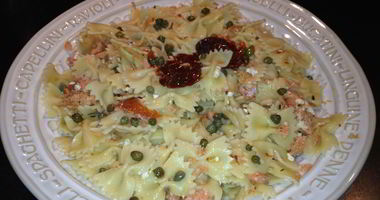 Рецепт Мужниных макарон с семгой, брынзой и вялеными помидорами