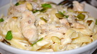 Рецепт Пасты альфредо с курицей по-домашнему