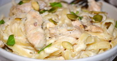Рецепт Пасты альфредо с курицей по-домашнему