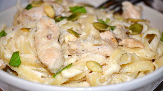 Рецепт пасты альфредо с курицея по-домашнему