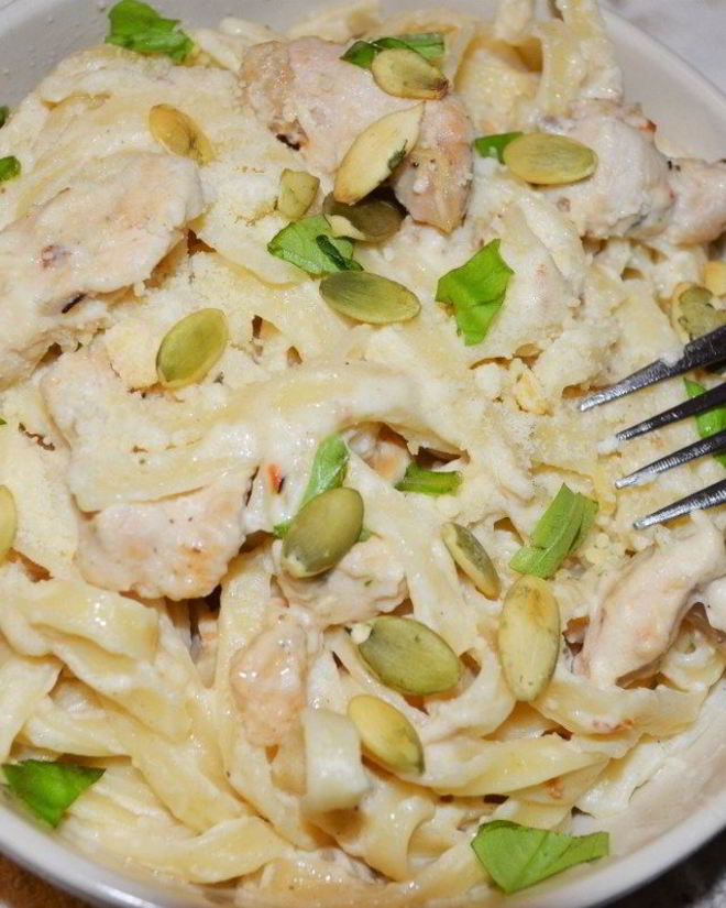 Рецепт пасты альфредо с курицея по-домашнему