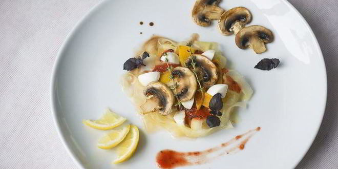 Рецепт пасты из цукини с томатным соусом и овощами