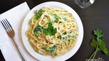 Рецепт Пасты с брокколи в сливочно-сырном соусе
