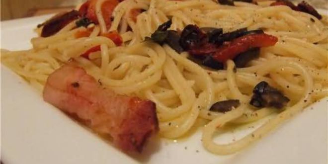 Рецепт пасты с чесноком и сальсой из сушеных томатов