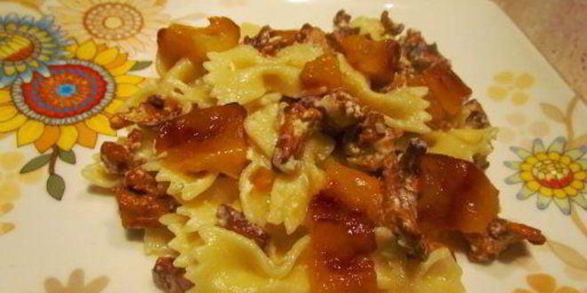 Рецепт Пасты с лисичками, фетой и печеным перцем