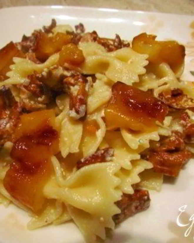 Рецепт пасты с лисичками, фетой и печеным перцем