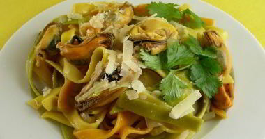 Рецепт Пасты с мидиями, шафраном и белым вином