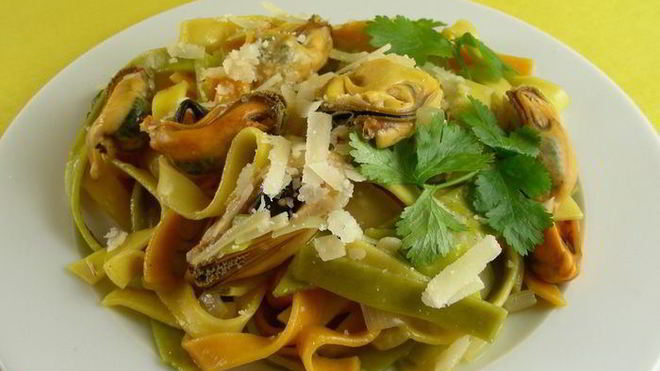 Рецепт пасты с мидиями, шафраном и белым вином