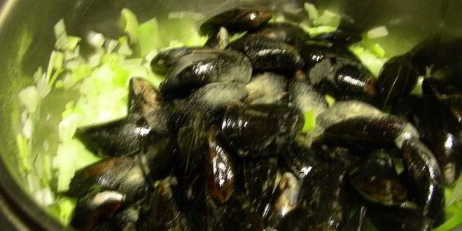 Рецепт пасты с мидиями, шафраном и белым вином