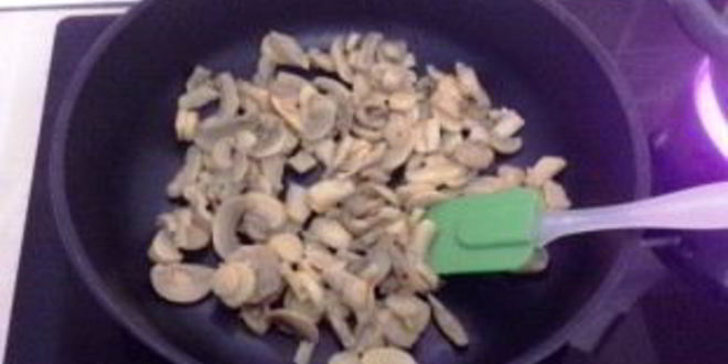 Рецепт пасты с ветчиной и грибами в сливочном соусе