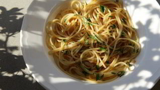 Рецепт Спагетти с луком и анчоусами