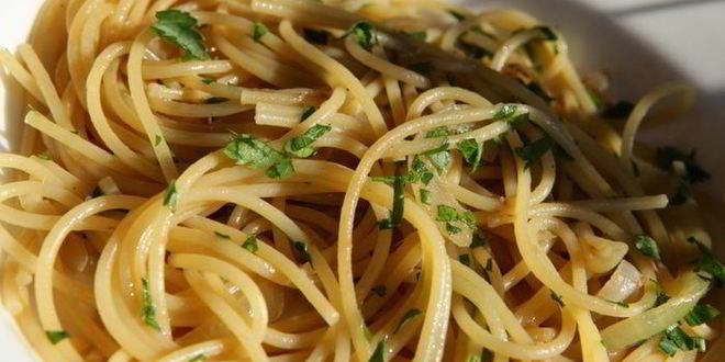 Рецепт спагетти с луком и анчоусами
