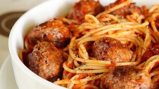 Рецепт спагетти с мясными шариками в томатном соусе
