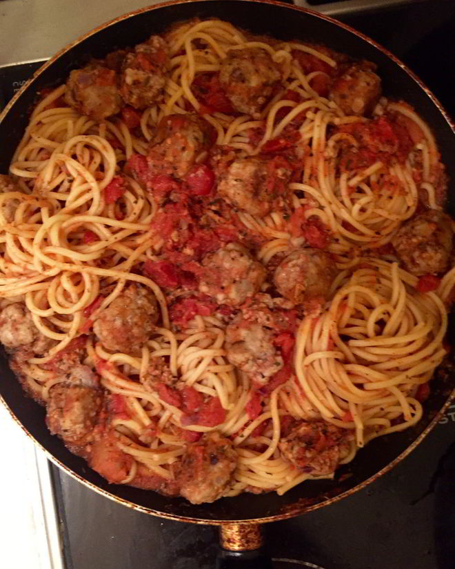 Рецепт спагетти с мясными шариками в томатном соусе