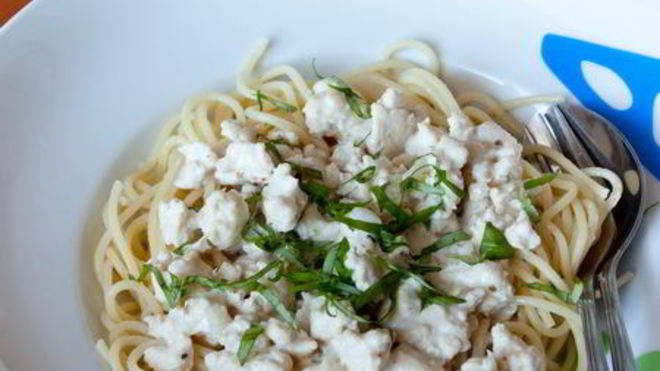 Рецепт спагетти с соусом из куриного фарша в сливках