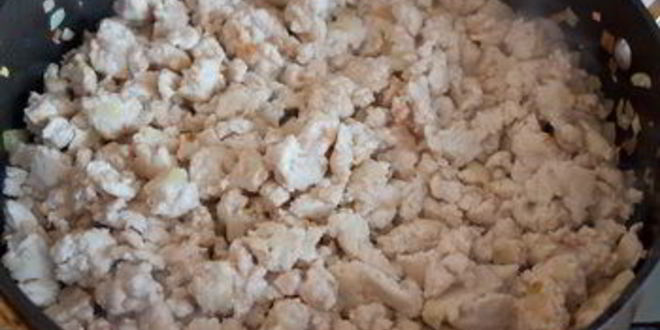 Рецепт спагетти с соусом из куриного фарша в сливках