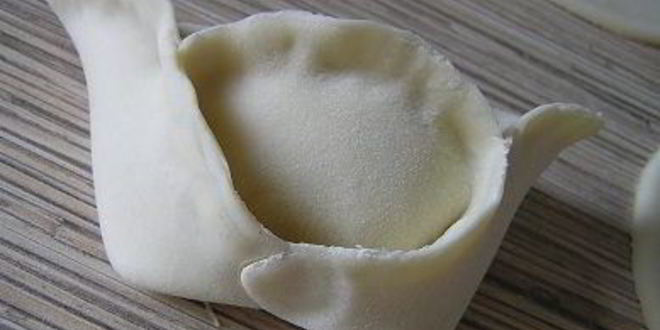 Рецепт мантов с картофельной начинкой и томатно-чесночным соусом