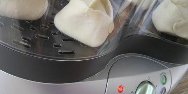 Рецепт мантов с картофельной начинкой и томатно-чесночным соусом