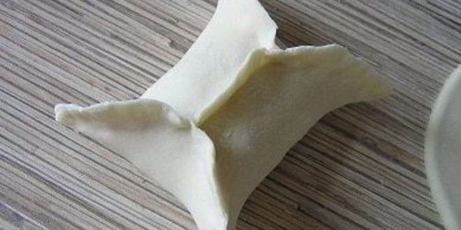 Рецепт мантов с картофельной начинкой и томатно-чесночным соусом