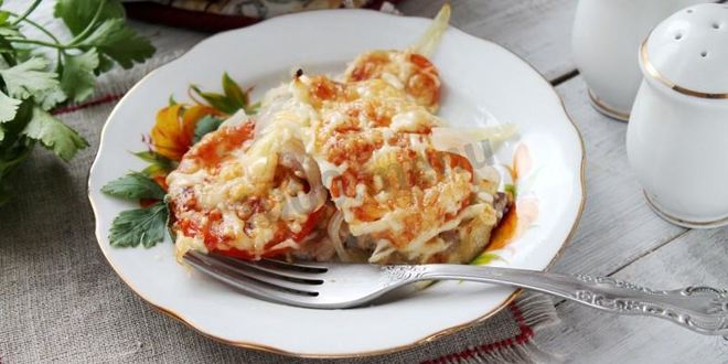 Рецепт Мяса по-французски с сыром и помидорами в духовке