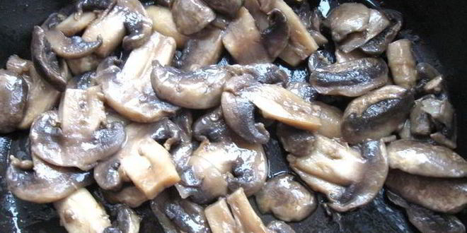 Рецепт сочной телячьей вырезки по-французски с шампиньонами