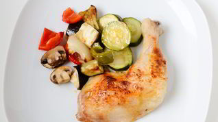 Рецепт Курицы, запеченной с овощами в духовке