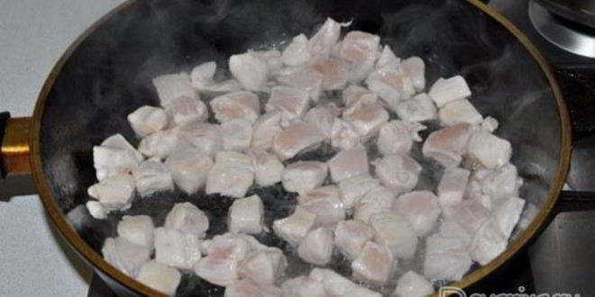 Рецепт мяса индейки в томатно-сырном соусе