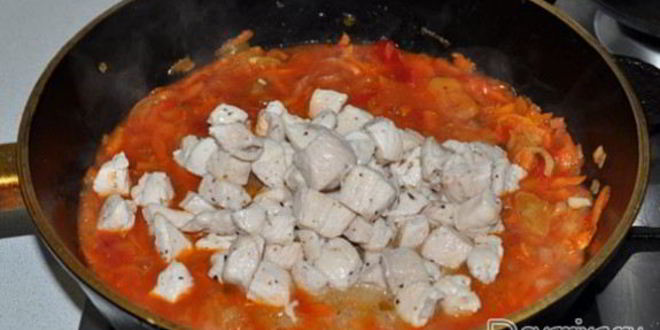 Рецепт мяса индейки в томатно-сырном соусе